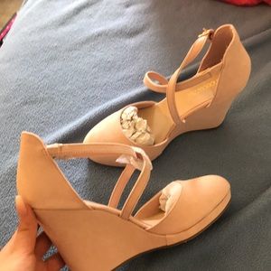Shoe dazzle heels !